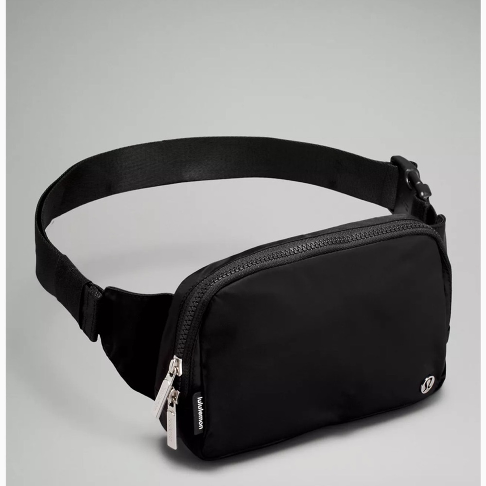 NEW ❤️ Lululemon Large Everywhere Belt Bag - Black (2L) - Picture 2 of 13